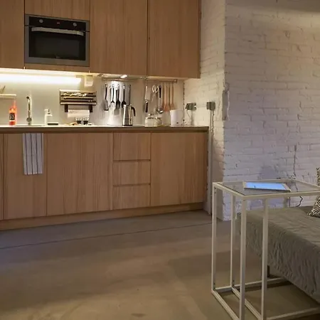 Modern Patio דירה ברצלונה